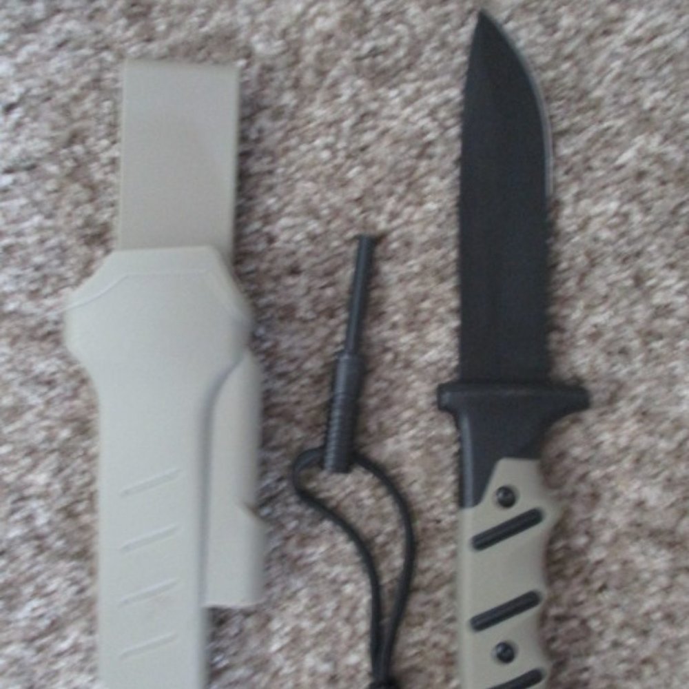 CAMILLUS Black Fixed Blade Hunting Military 10” KNIFE with Sheath